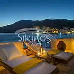 Traditional Seafront Family House Síkinos
