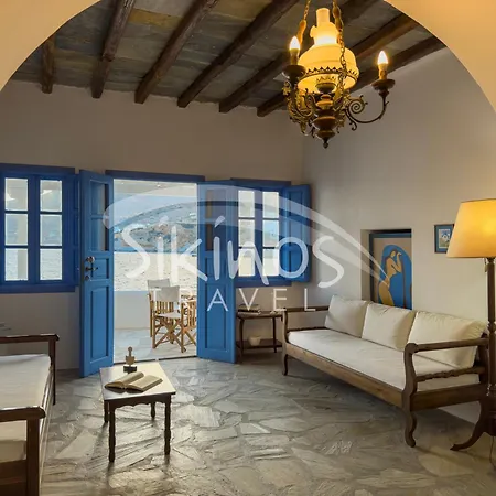 Traditional Seafront Family House Síkinos
