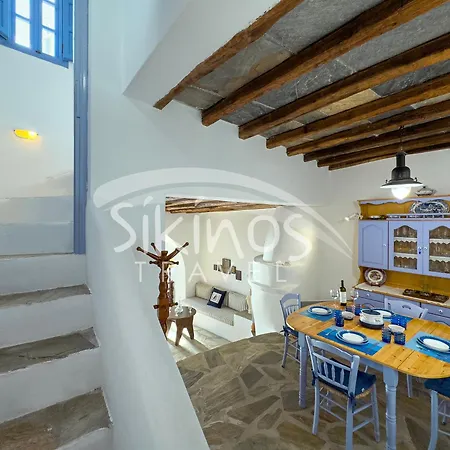 Traditional Seafront Family House Dom wakacyjny *