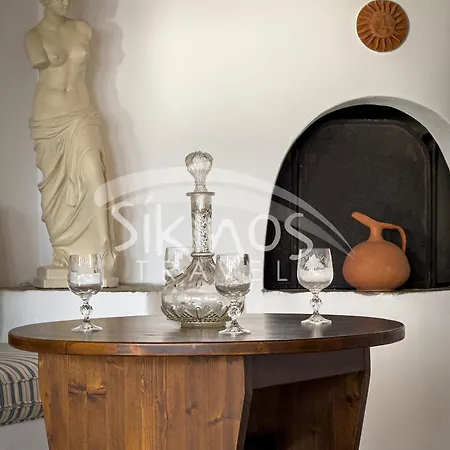 Traditional Seafront Family House *