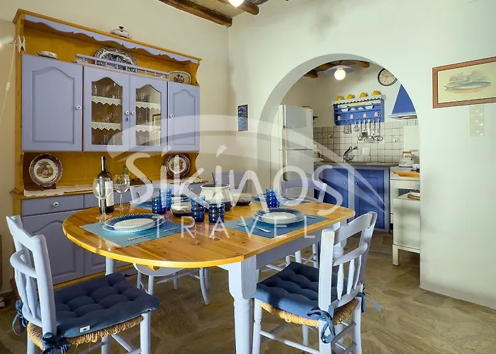 Traditional Seafront Family House Prázdninový dům Síkinos